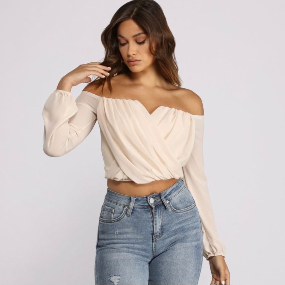 NWT Sophisticated In Chiffon Strapless Top